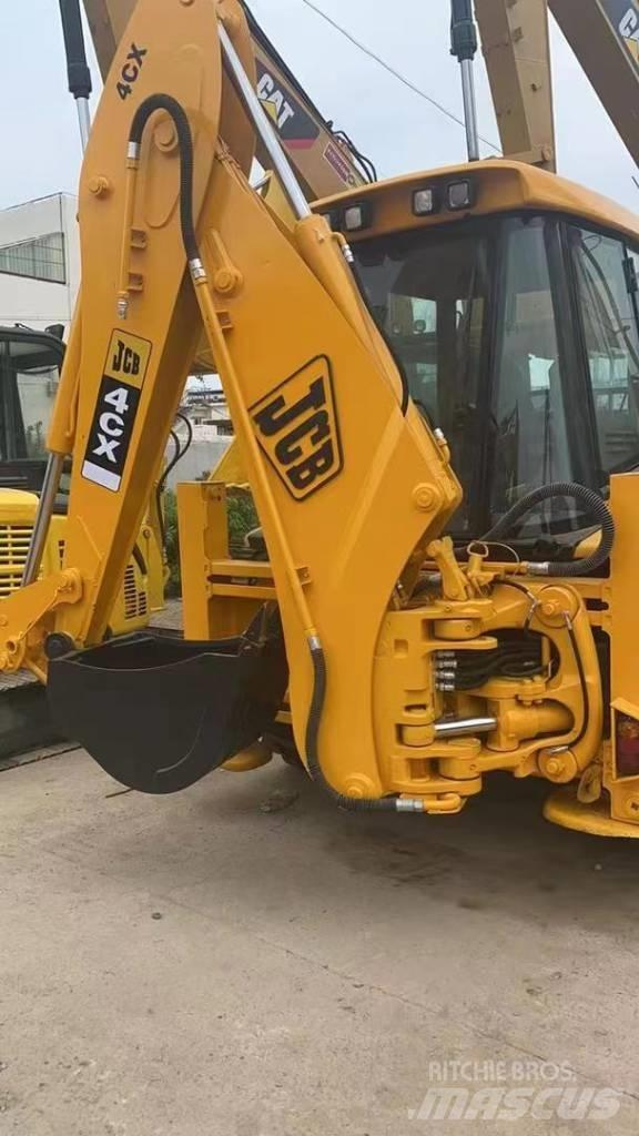 JCB 4 CX Ekskavatori-iekrāvēji