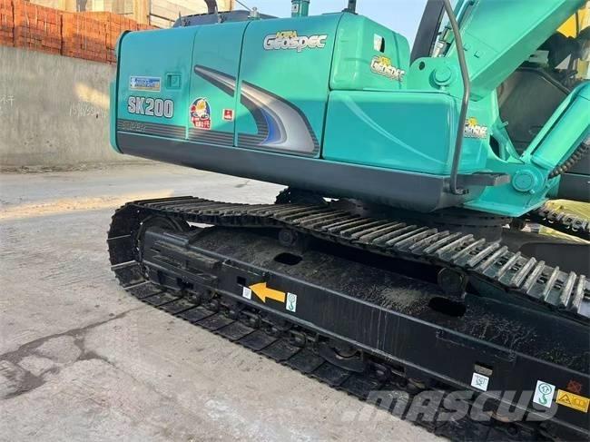 Kobelco SK 200 Kāpurķēžu ekskavatori