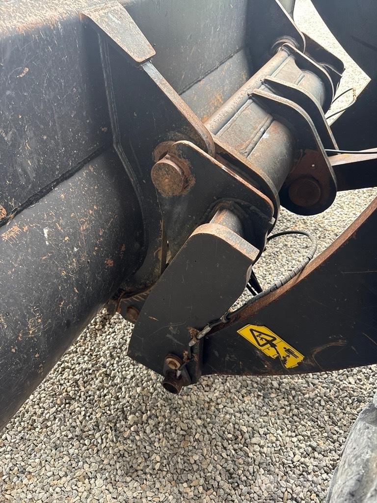 JCB 427 ZX Iekrāvēji uz riteņiem