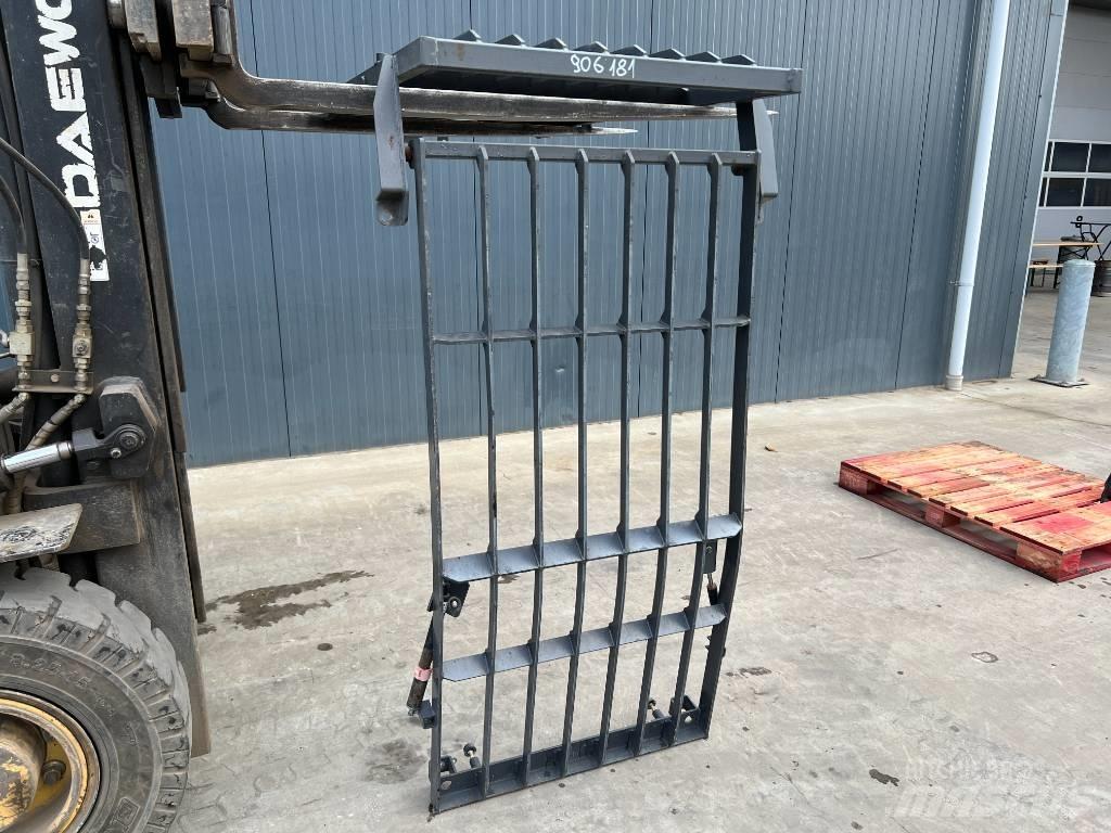 Doosan DX180 / DX225 Kabīnes un interjers