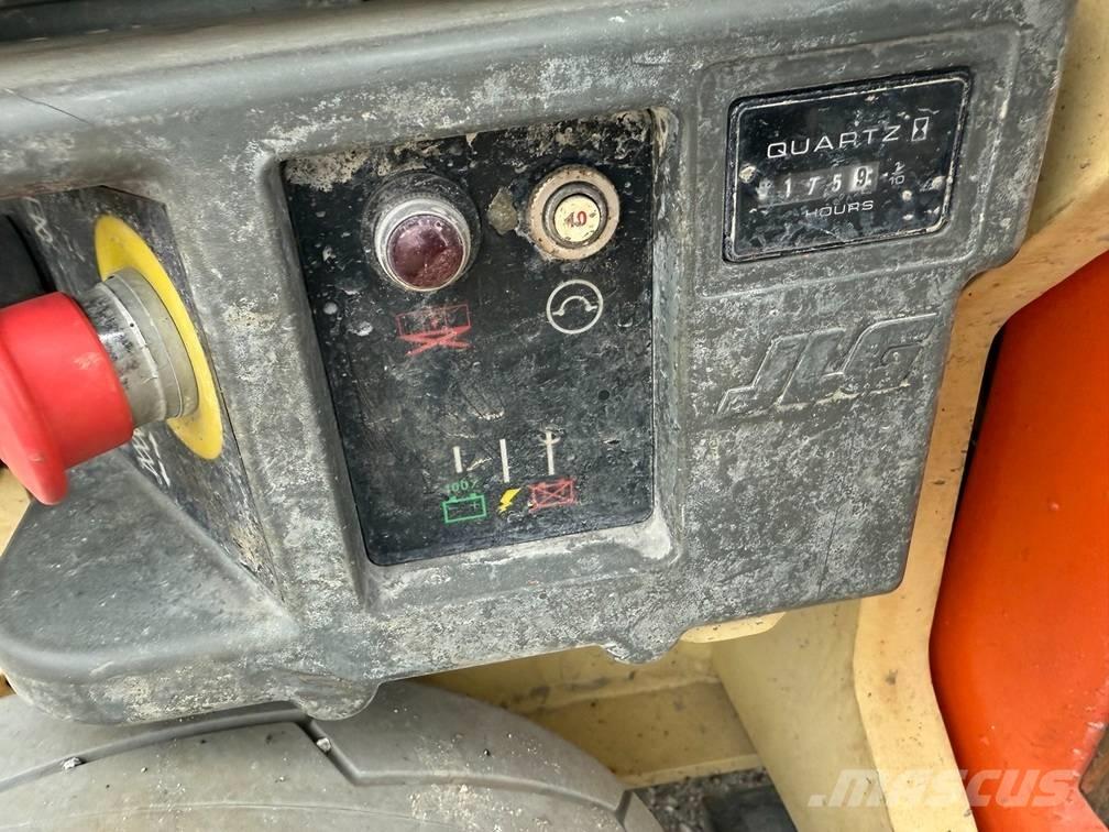 JLG 1930 ES Šķerveida pacēlāji