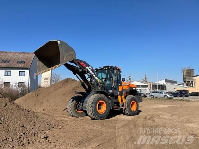 Doosan DL280 Iekrāvēji uz riteņiem
