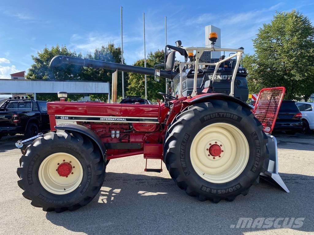 IHC 1246 AS Traktori