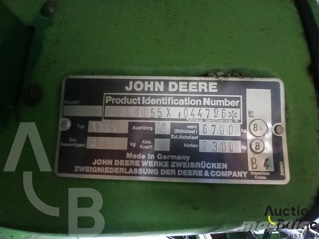 John Deere 1055 Ražas novākšanas kombaini