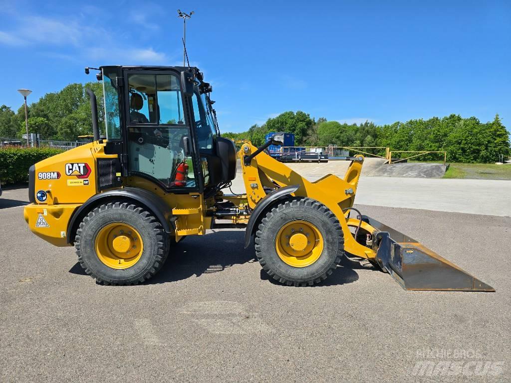 CAT 908 M Iekrāvēji uz riteņiem