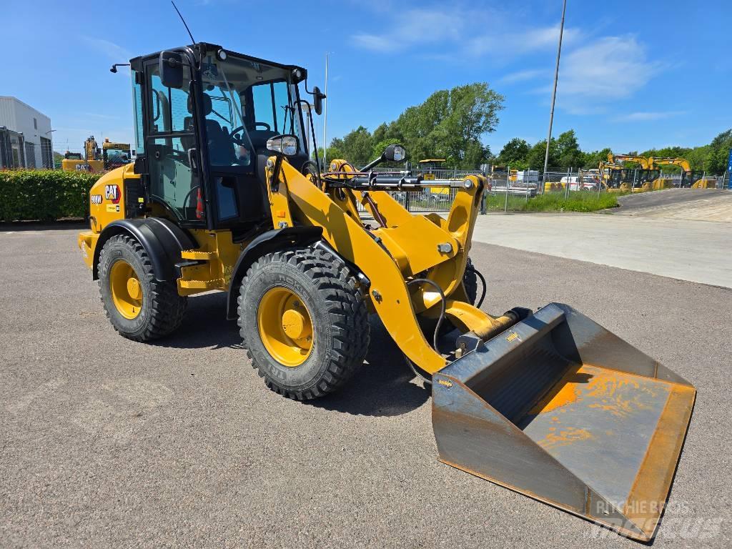 CAT 908 M Iekrāvēji uz riteņiem