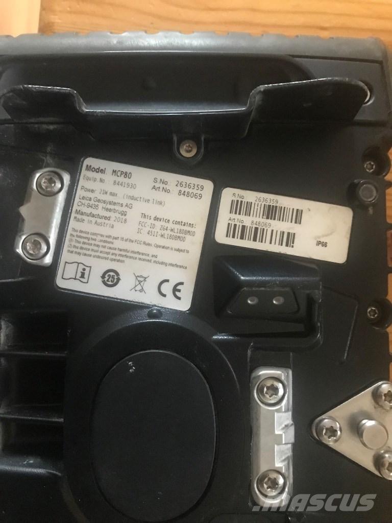 Hitachi ZX 135 US-7 Kāpurķēžu ekskavatori