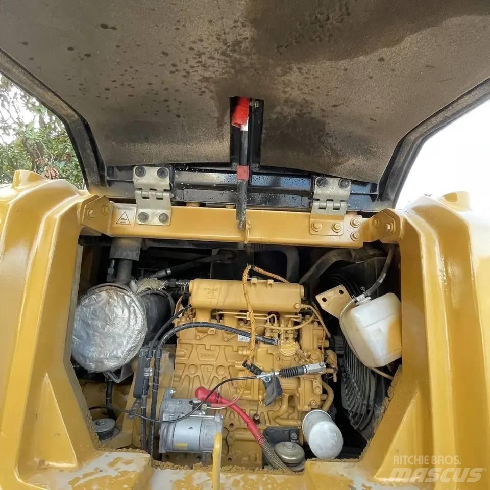 CAT 306E2 Kāpurķēžu ekskavatori