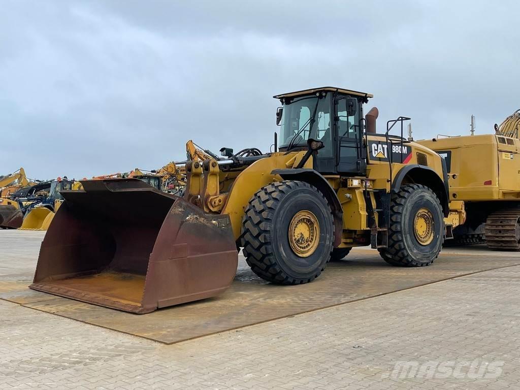 CAT 980M Iekrāvēji uz riteņiem