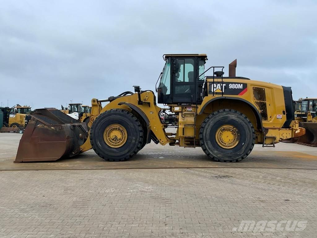 CAT 980M Iekrāvēji uz riteņiem