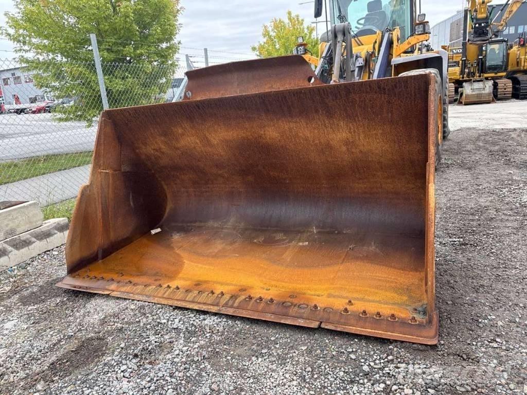 Volvo L 120 F Iekrāvēji uz riteņiem