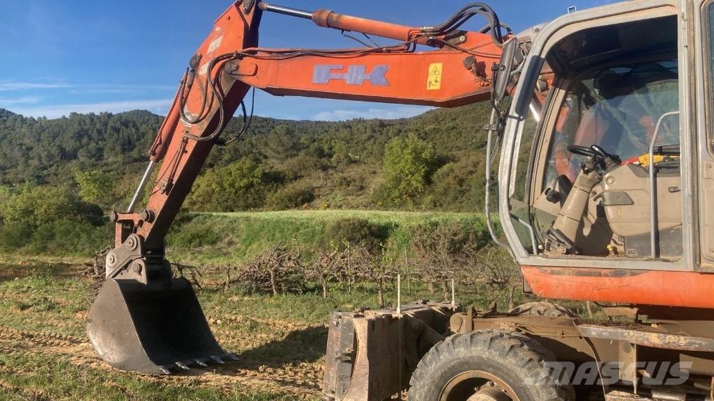 Fiat-Kobelco E 175 W Ekskavatori uz riteņiem