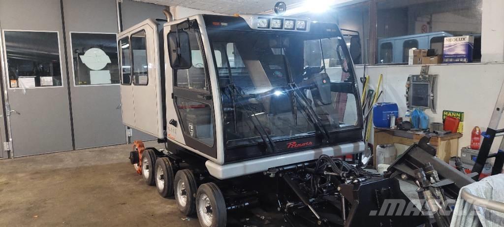 Prinoth Husky Sniega traktori