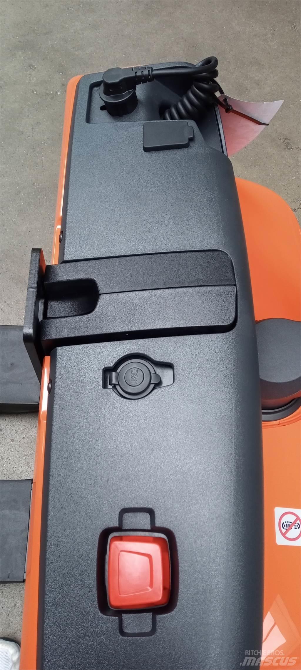 Toyota LWI 160 Zemie palešu pacēlāji