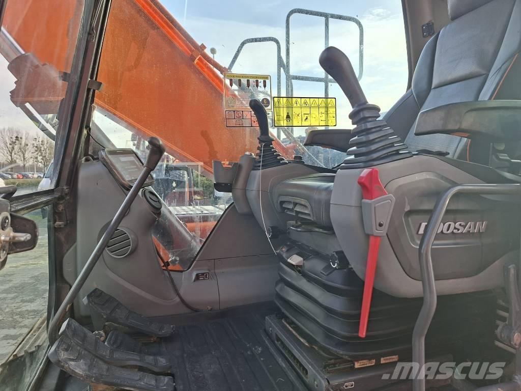 Doosan DX140LC-7 Kāpurķēžu ekskavatori