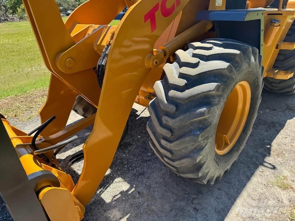 TCM E 820 Iekrāvēji uz riteņiem