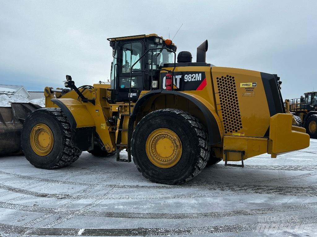 CAT 982 M Iekrāvēji uz riteņiem