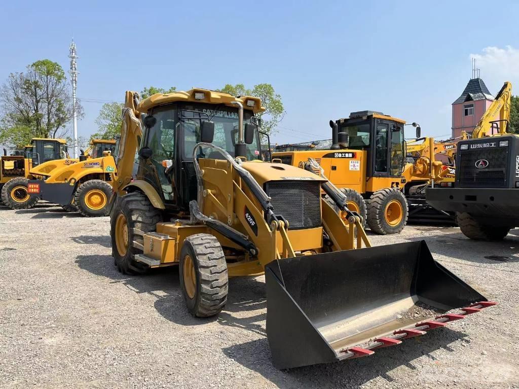 JCB 3 CX Ekskavatori-iekrāvēji