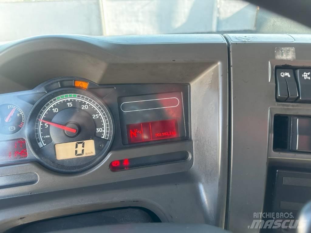 Renault 280 Smagās mašīnas ar celtni