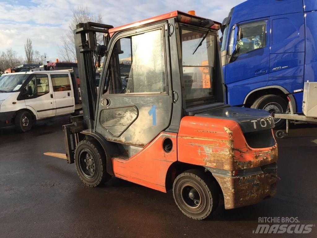 Toyota 02-8 FD JF 35 Tehnika ar dīzeļa dzinēju
