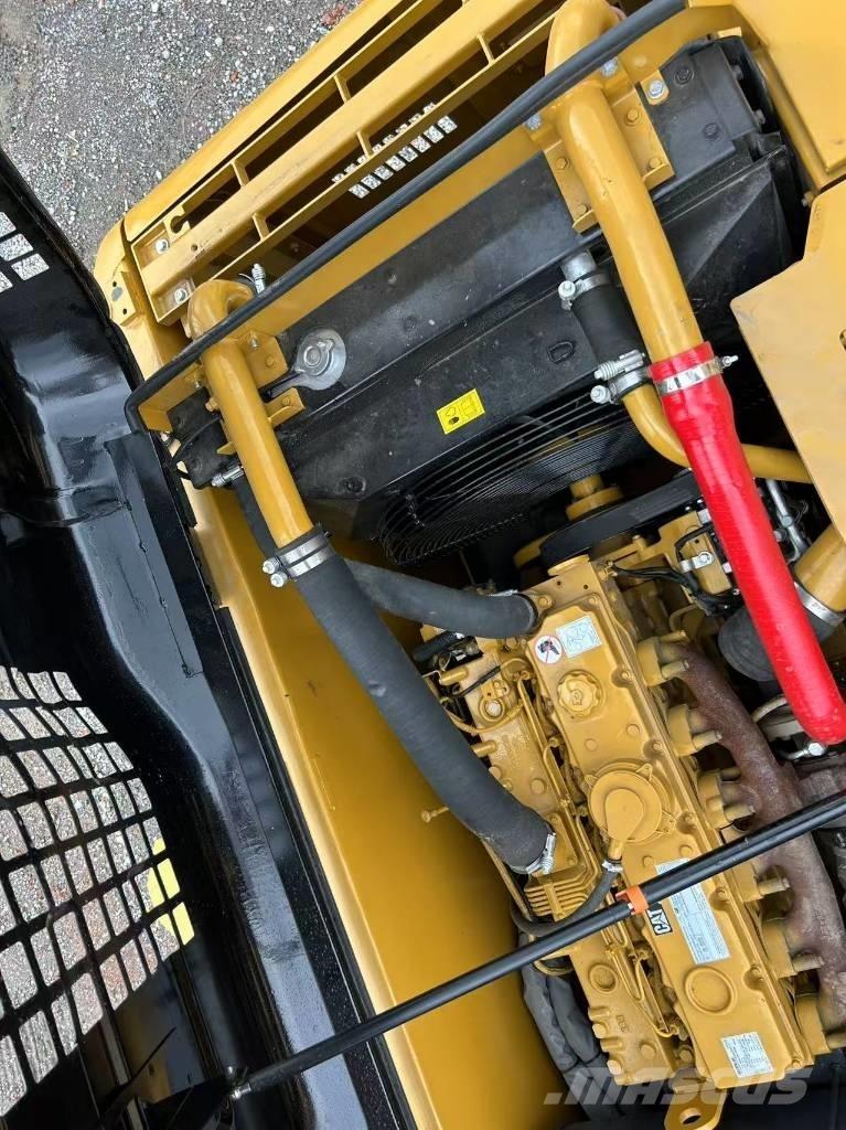 CAT 320D2L Kāpurķēžu ekskavatori