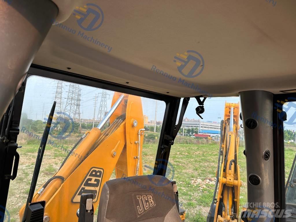 JCB 4 CX Ekskavatori-iekrāvēji