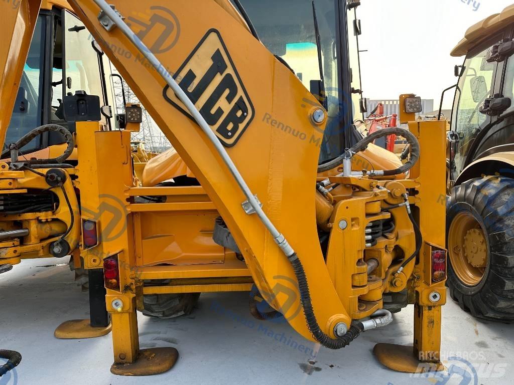 JCB 4 CX Ekskavatori-iekrāvēji