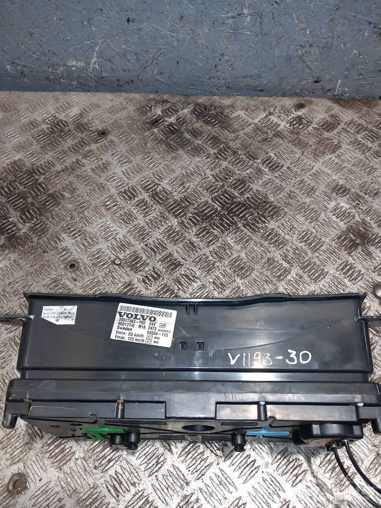 Volvo FH 12    20577363 Kabīnes un interjers
