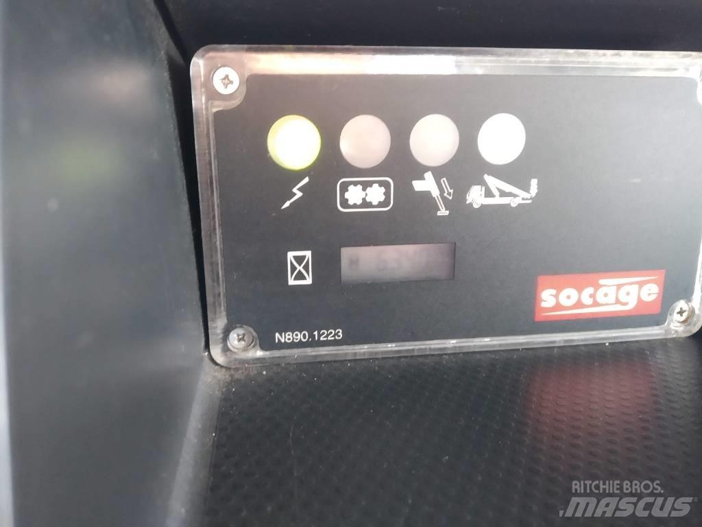 Socage APACHE DA22 Pacēlāji uz automašīnas bāzes