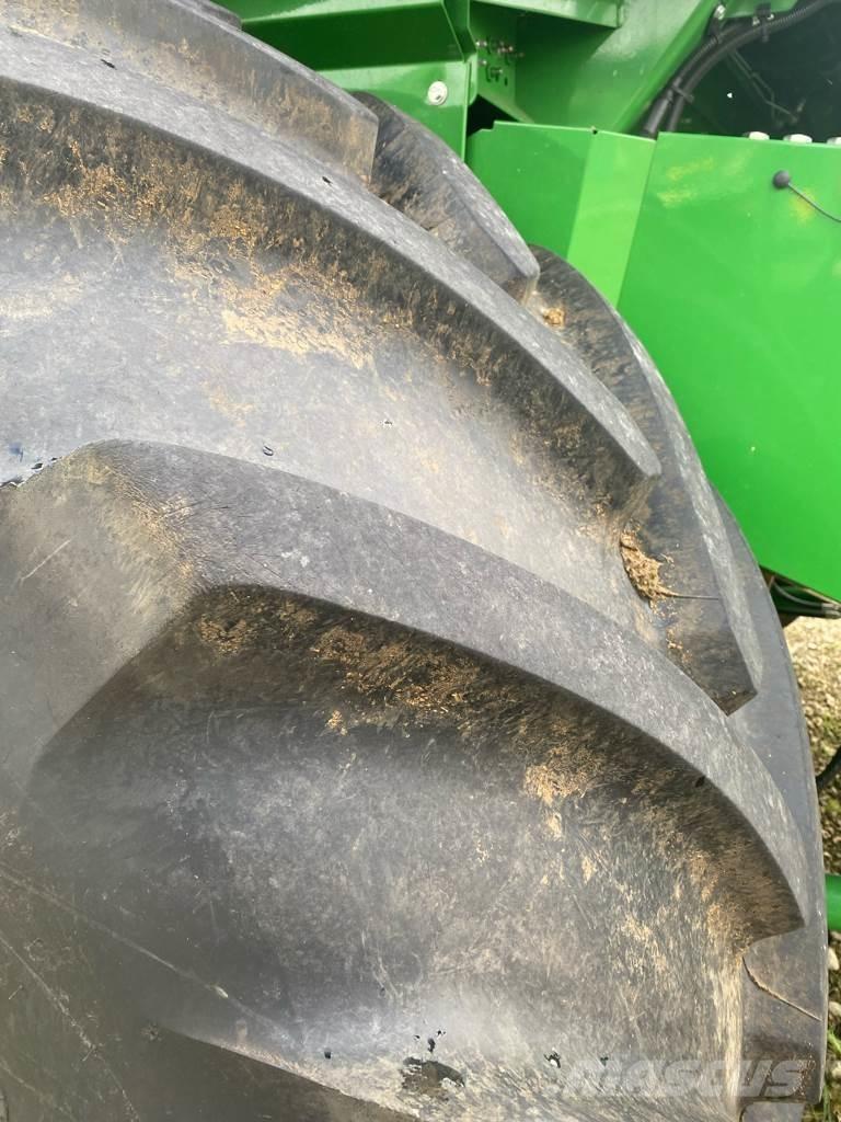 John Deere T 660 I Ražas novākšanas kombaini