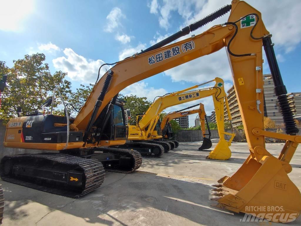CAT 320D2 Vidēja lieluma ekskavatori 7 t - 12 t