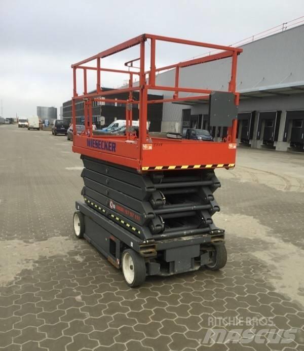 SkyJack SJ III4740 Šķerveida pacēlāji