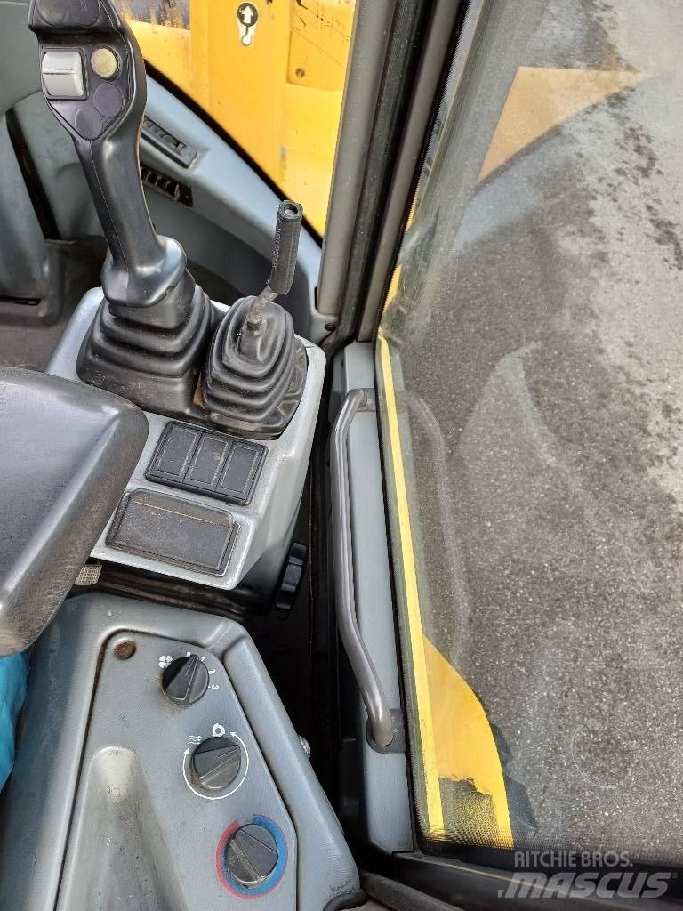 Volvo L 30 B Iekrāvēji uz riteņiem