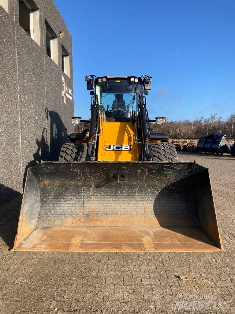 JCB 437 HT Iekrāvēji uz riteņiem