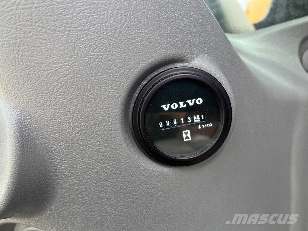 Volvo EC 300 D L Kāpurķēžu ekskavatori