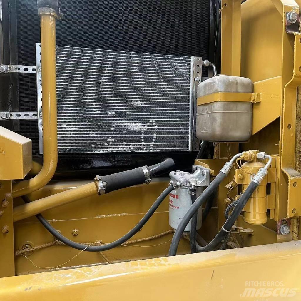 CAT 320B Kāpurķēžu ekskavatori