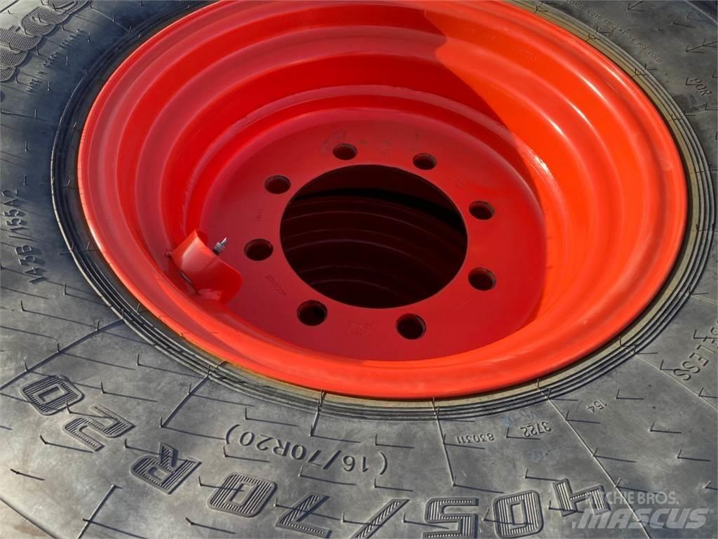 Mitas 4x 405/70R20 Cits traktoru papildaprīkojums