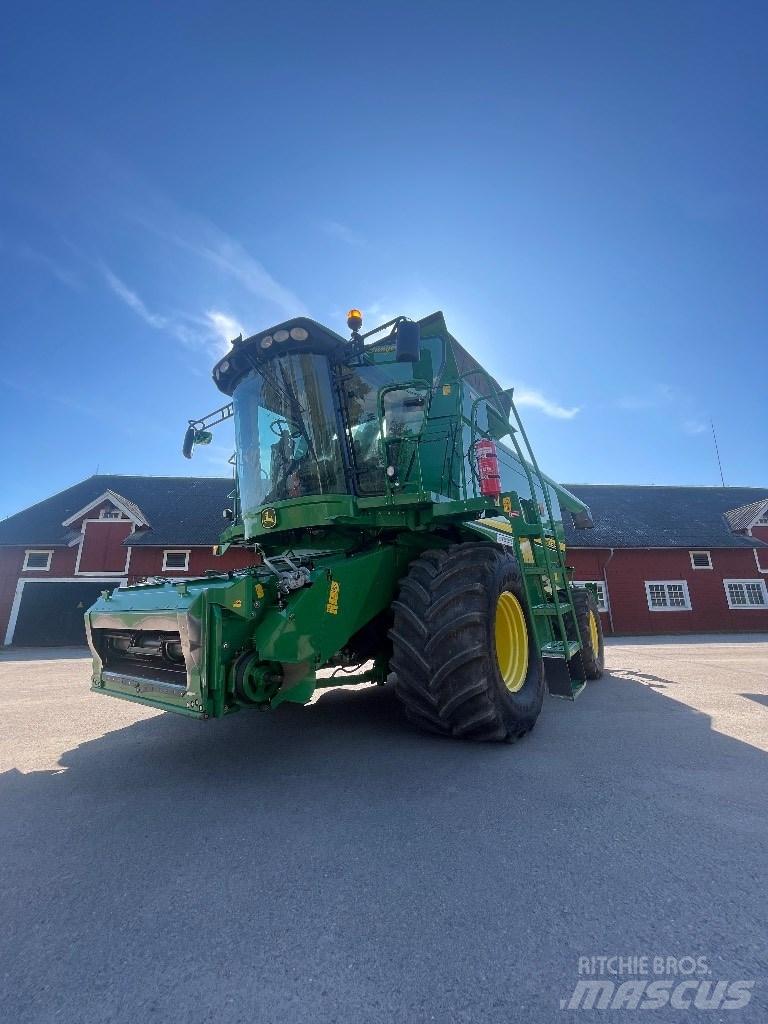 John Deere T670 Ražas novākšanas kombaini