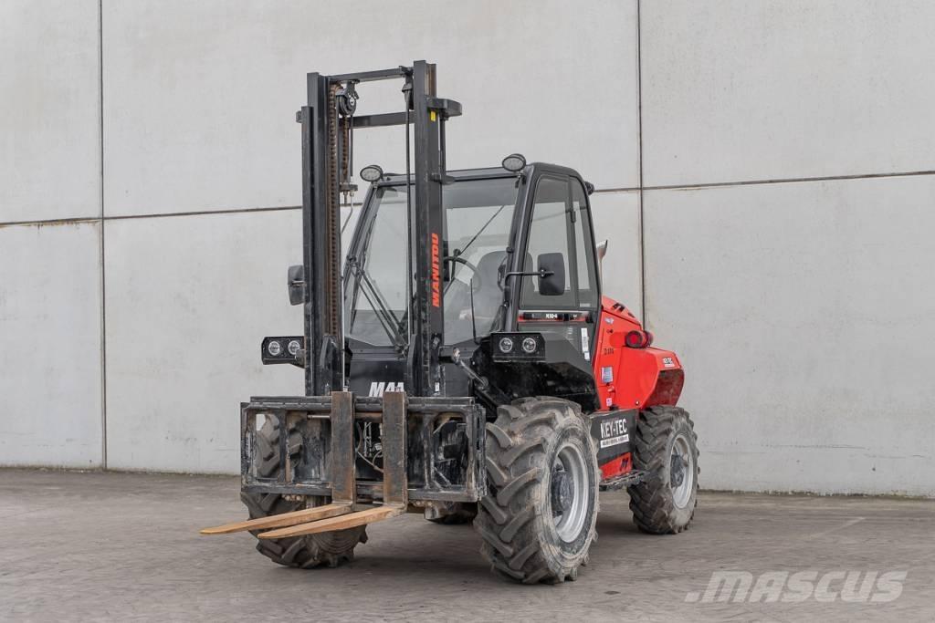 Manitou M 30-4 Tehnika ar dīzeļa dzinēju