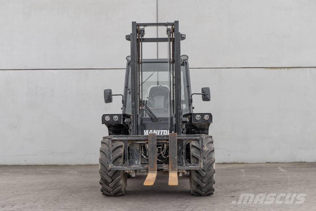Manitou M 30-4 Tehnika ar dīzeļa dzinēju