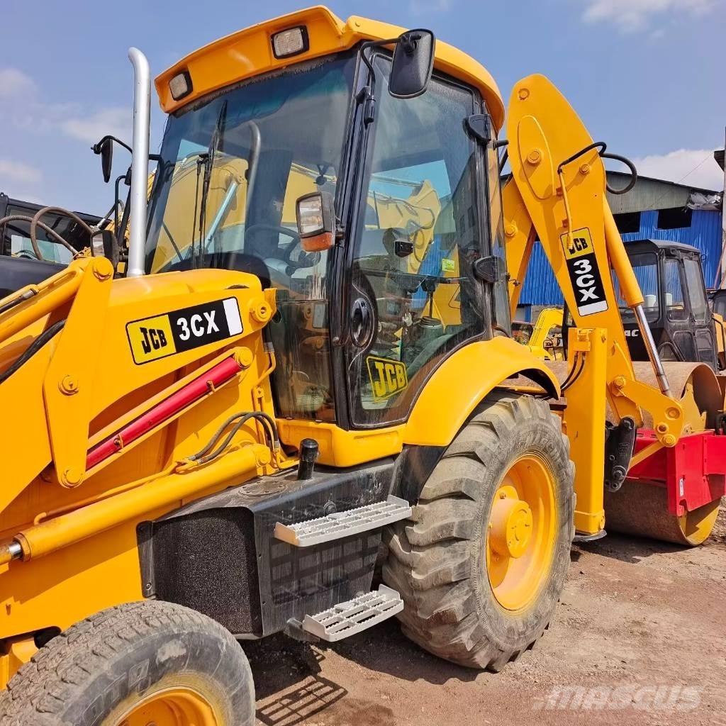 JCB 3 CX Ekskavatori-iekrāvēji