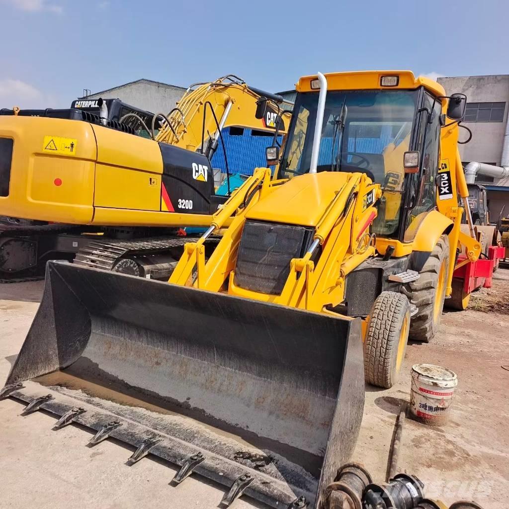 JCB 3 CX Ekskavatori-iekrāvēji