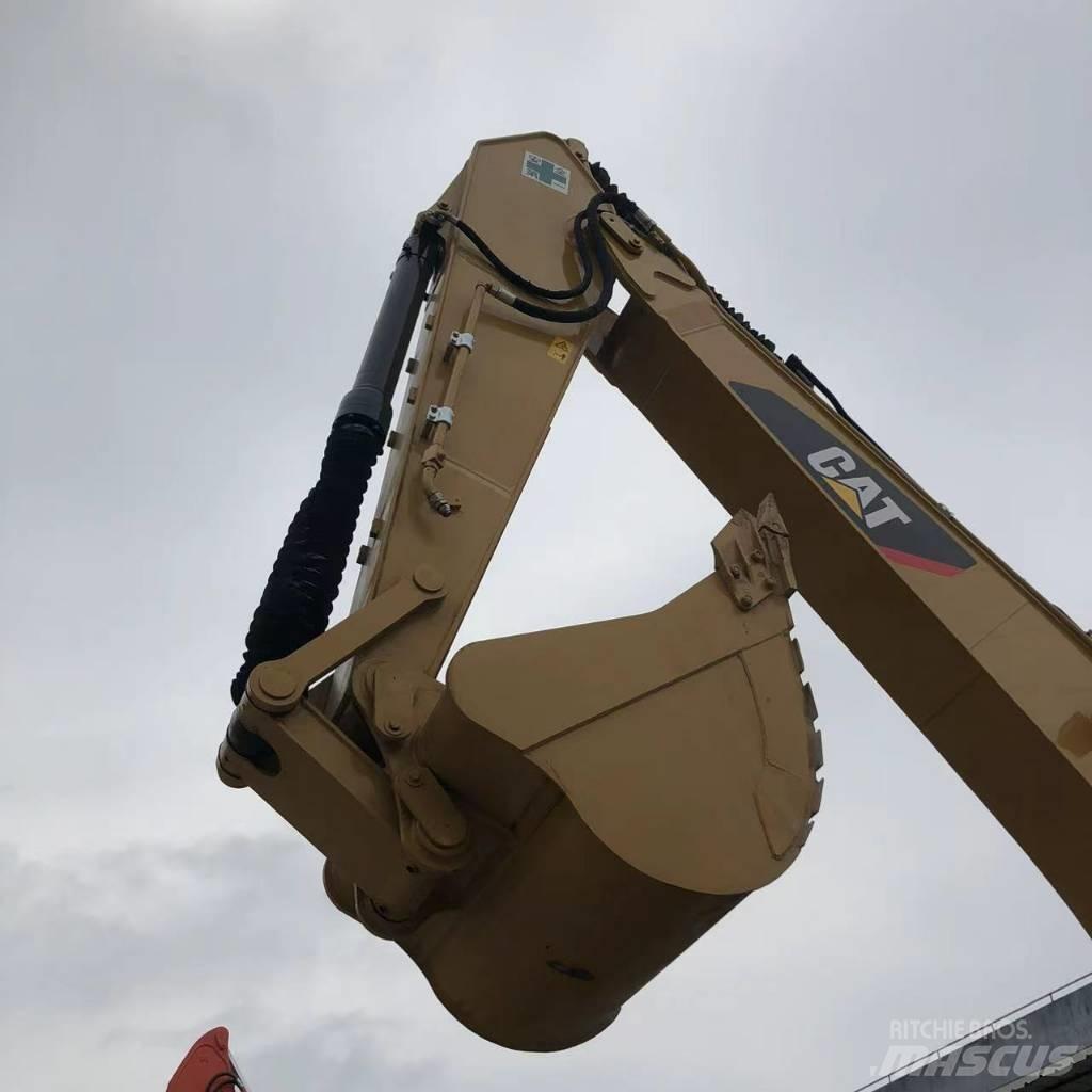 CAT 330D2L Kāpurķēžu ekskavatori