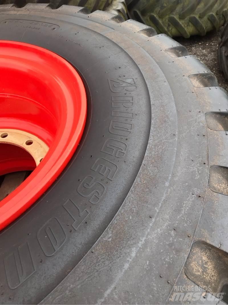 CLAAS Reifen Iekrāvēji uz riteņiem