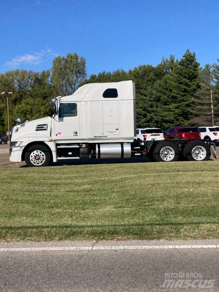 Western Star 5700 XE Vilcēji