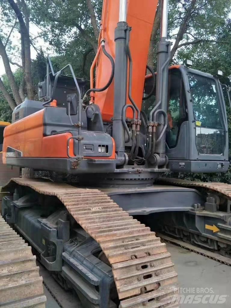 Doosan DX 530 Kāpurķēžu ekskavatori