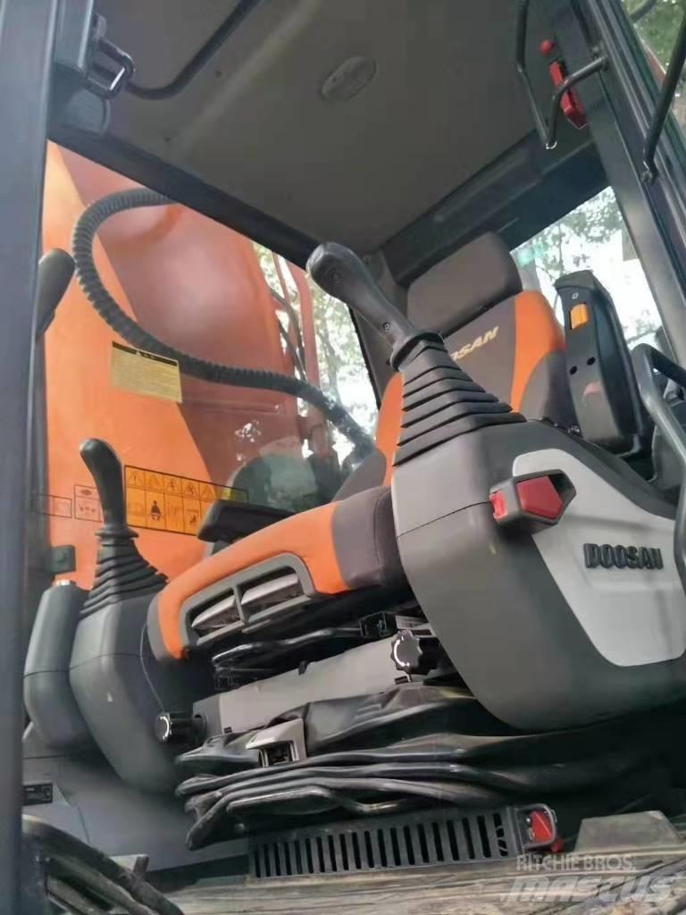 Doosan DX 530 Kāpurķēžu ekskavatori