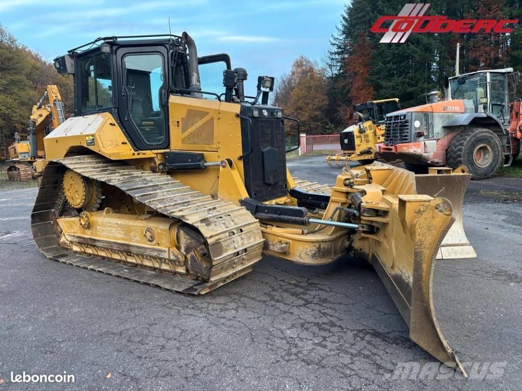 CAT D 5 Kāpurķēžu buldozeri