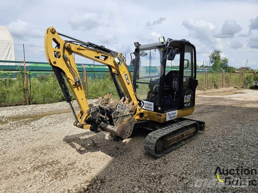 CAT 302.4 D Mini ekskavatori < 7 t