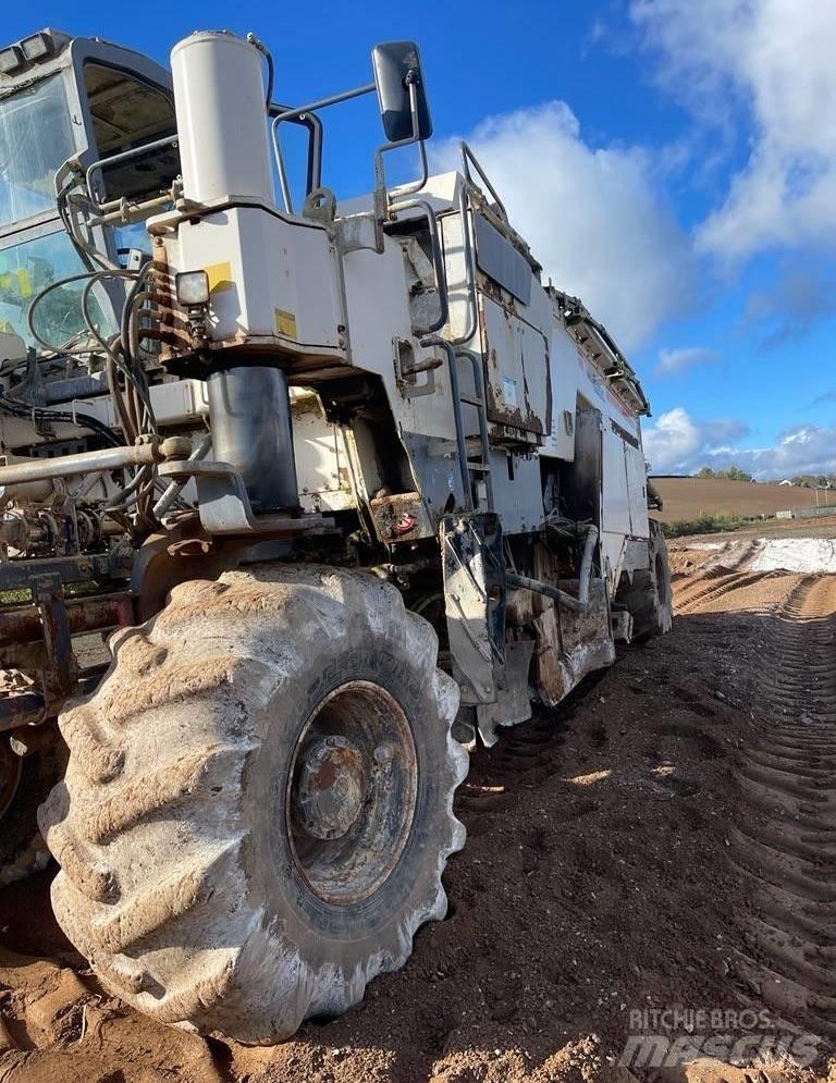 Wirtgen WR2500SK Asfalta savācējs